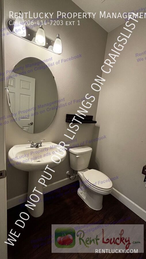 Building Photo - 14633 201st Ave E