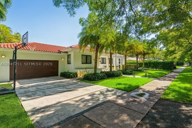Building Photo - 1035 Catalonia Ave