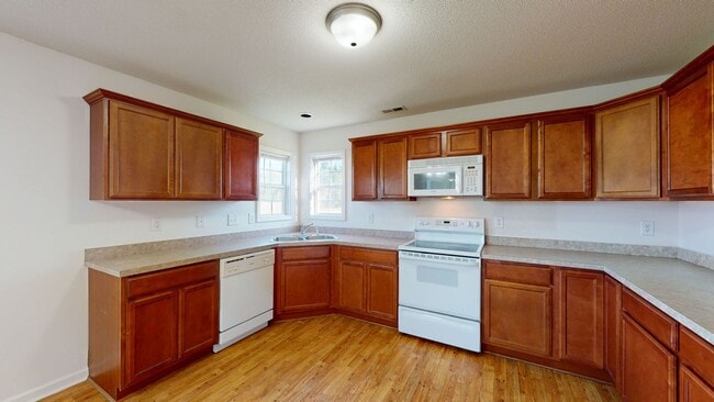 Building Photo - 216 Smallwood Rd