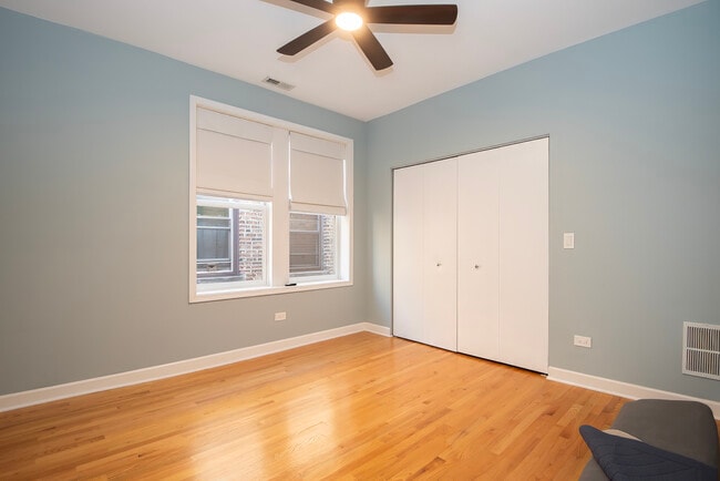 Building Photo - 1216 E Hyde Park Blvd