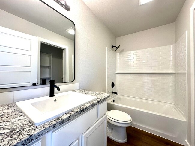 Building Photo - 5528 Princeton St