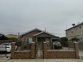Building Photo - 1313 W 96th St