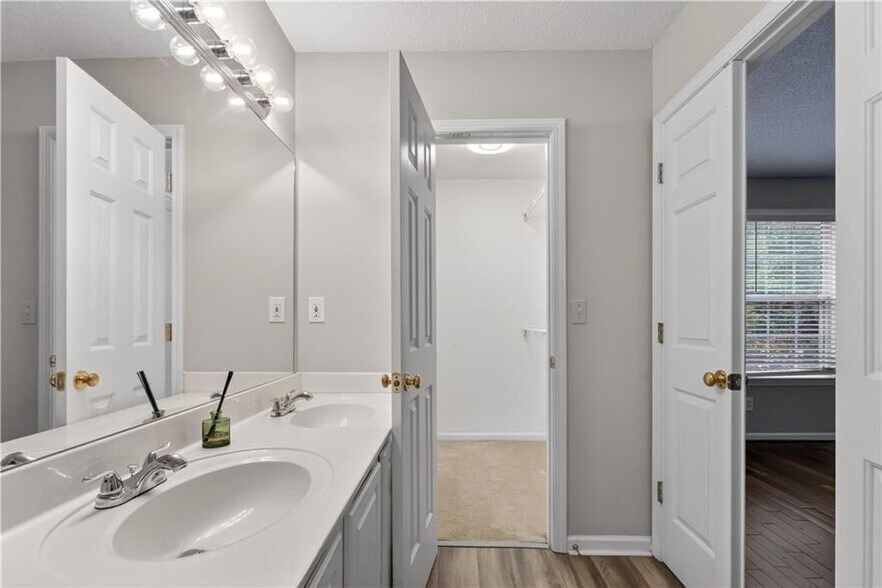 Building Photo - 4645 Valais Ct