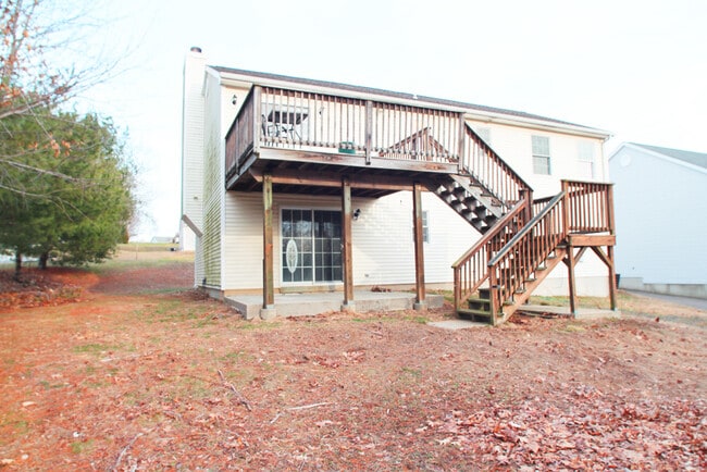 Building Photo - Lovely 4BD / 2 Bath High Ranch