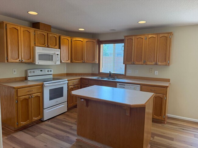 Building Photo - Great Home on Culdesac !!!