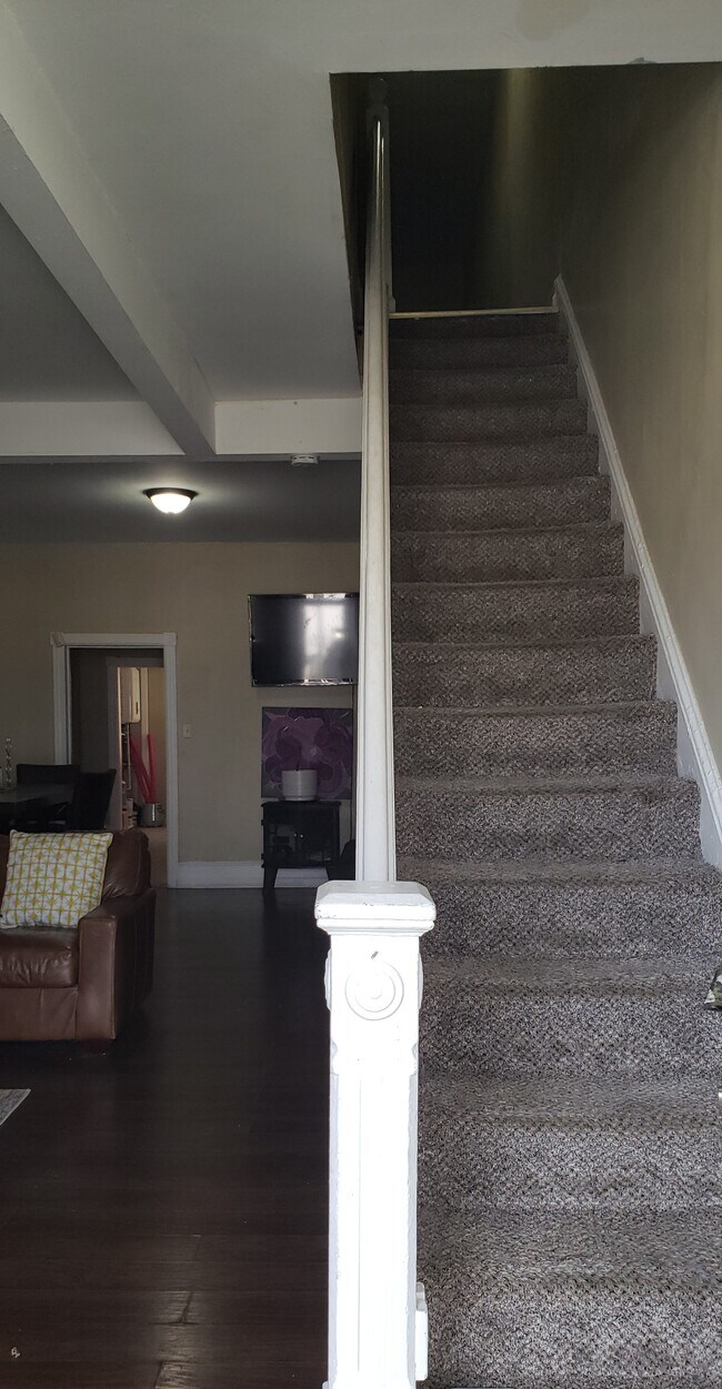 Building Photo - 26 S Georgia Ave