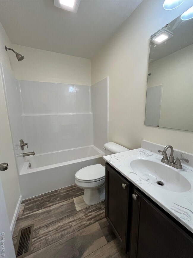 Building Photo - 148 Port Ben Rd