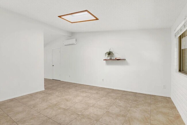 Building Photo - 7398 N Patriot Dr