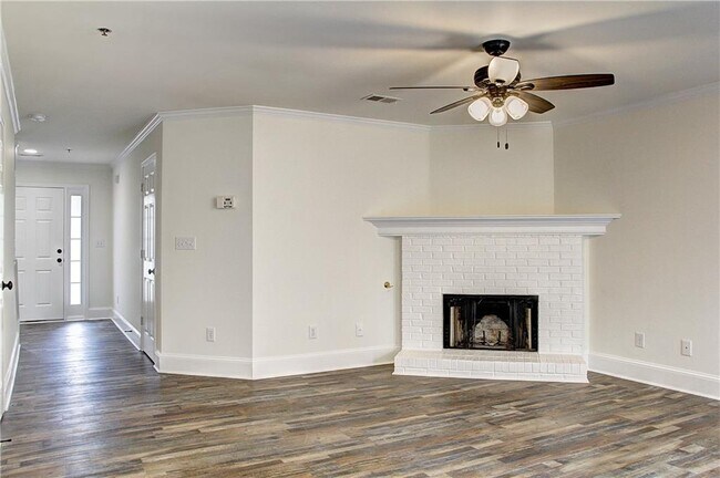 Building Photo - 203 Morris Ln