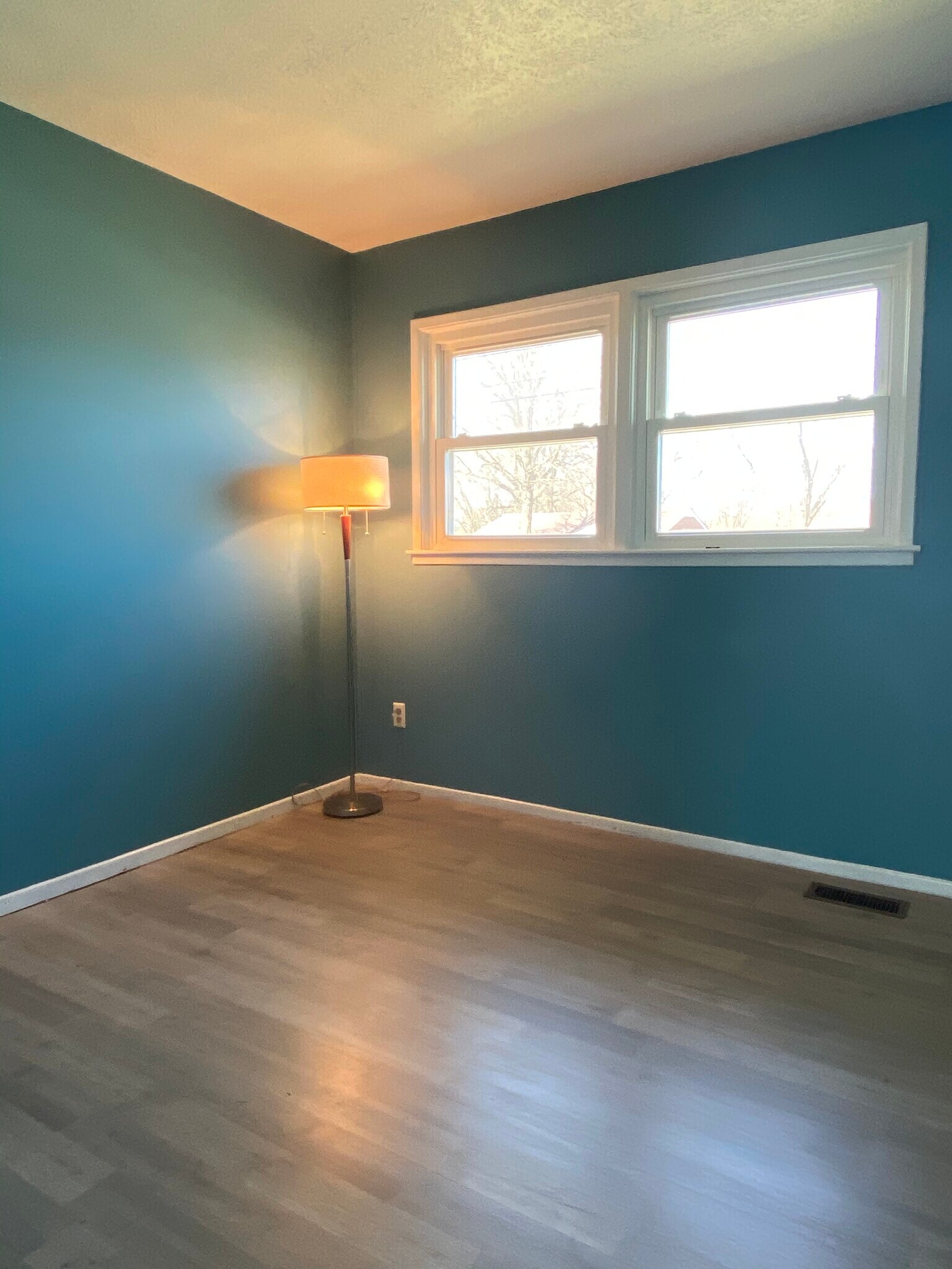 2nd bedroom - 6300 Hackberry Way