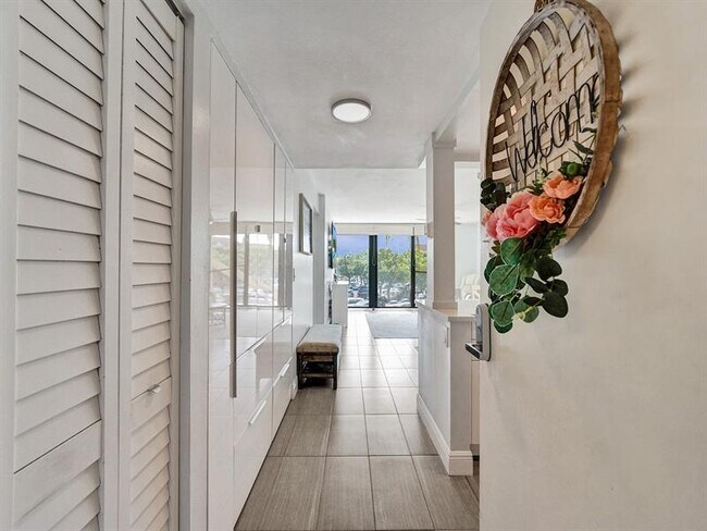 Primary Photo - 1101 River Reach Dr