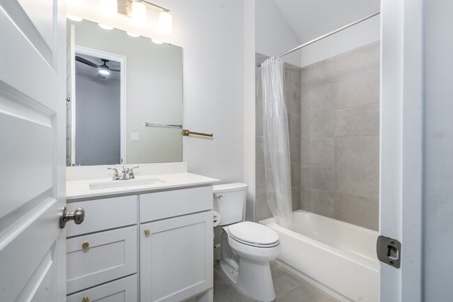 Building Photo - 12715 Plaza Solana Pl