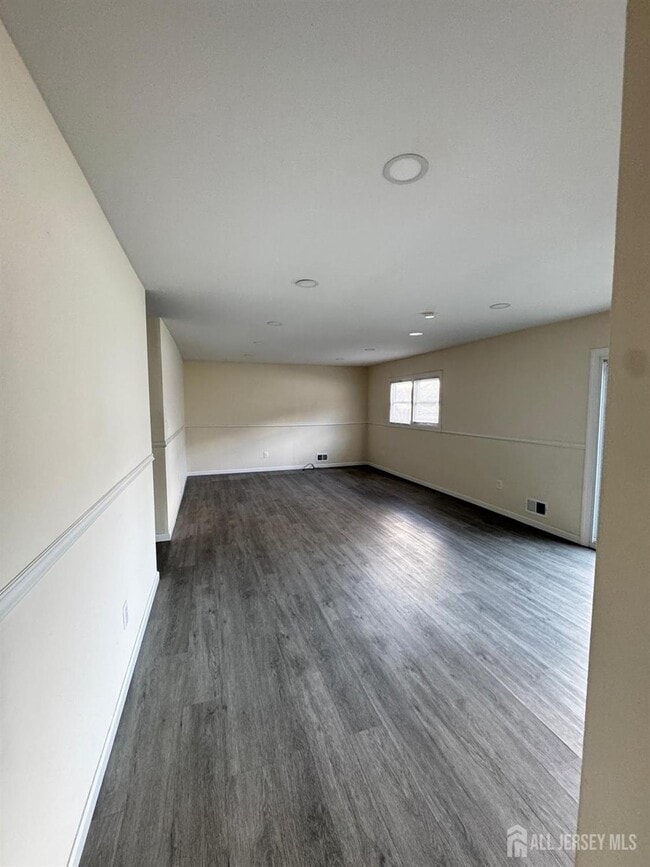 Building Photo - 3 Joyce Dr