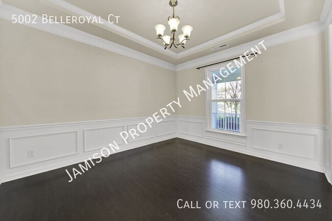 Building Photo - 5002 Belleroyal Ct