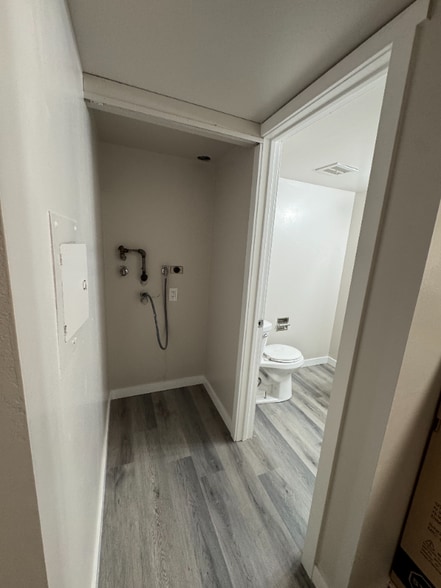 Building Photo - 308 Summit Ave N