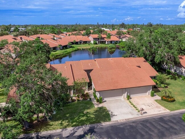 Building Photo - 6094 Wilshire Blvd