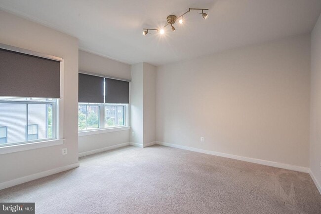Building Photo - 13001 Hattontown Square