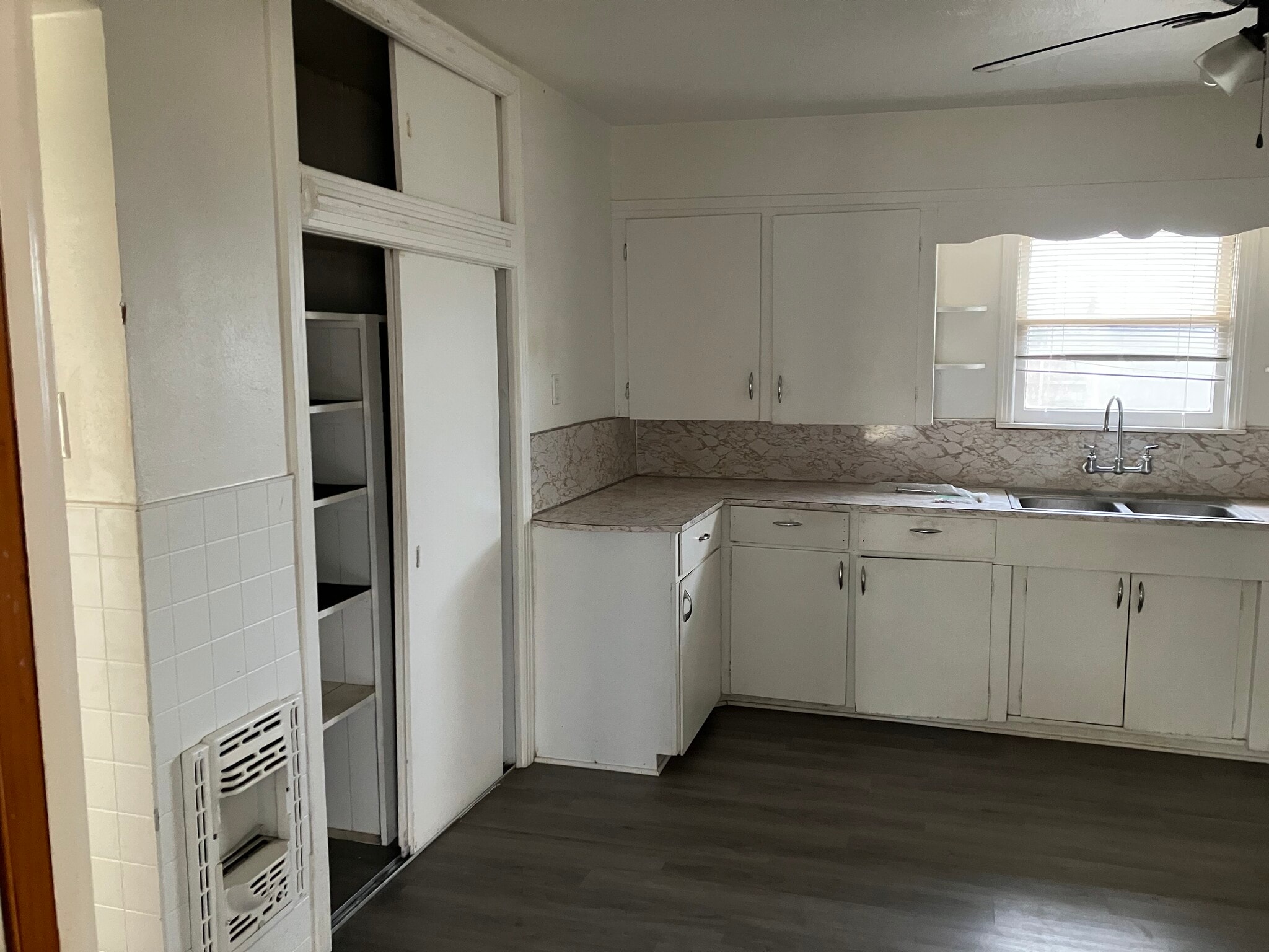 Building Photo - 600 E Alexander St