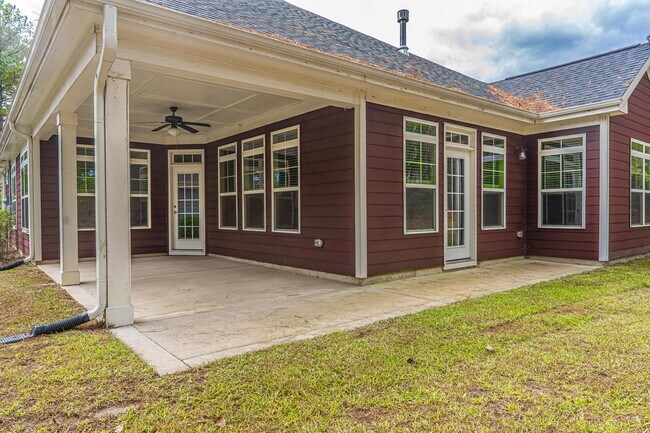 Building Photo - 153 Keowee Cir