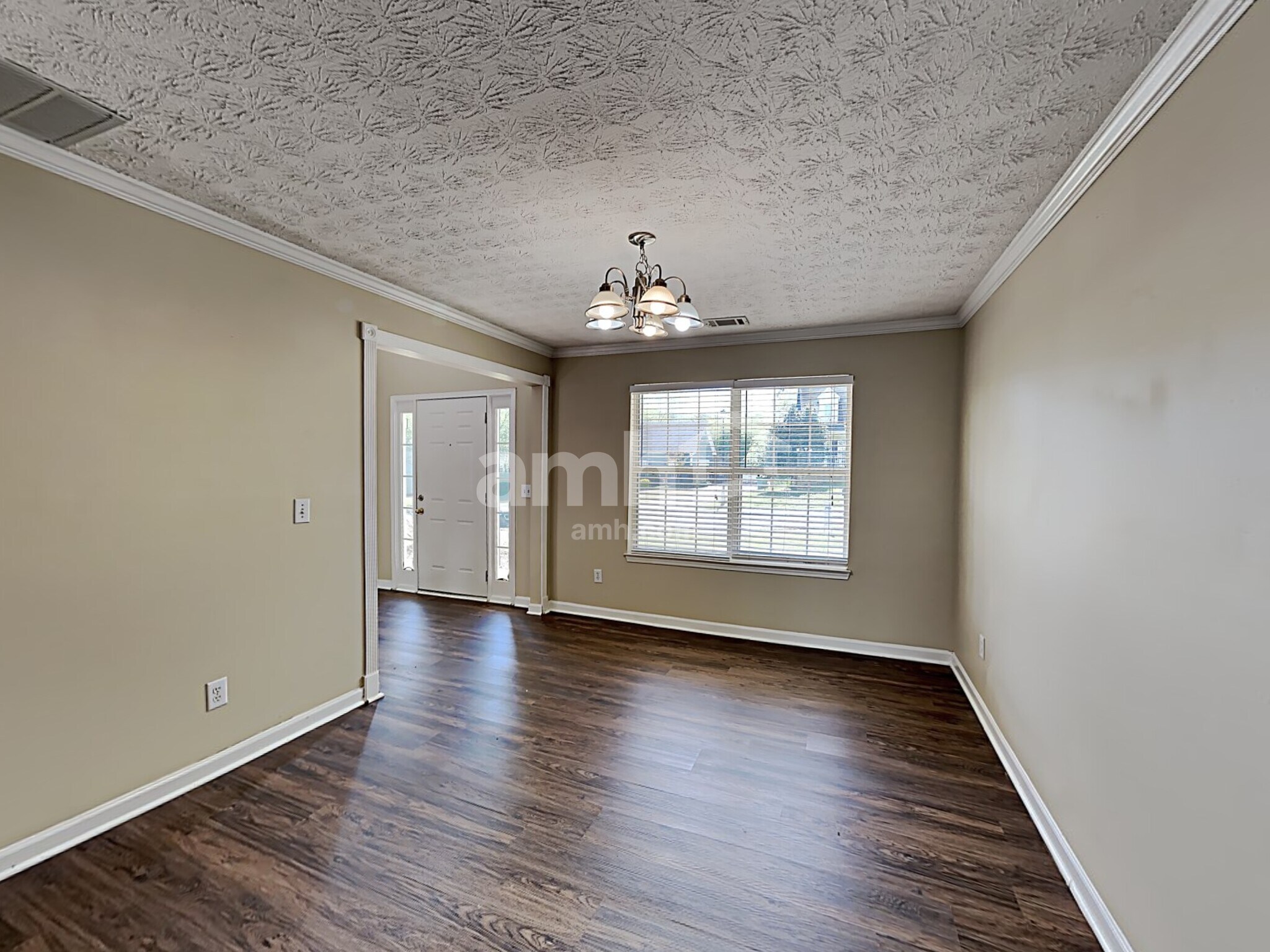 Building Photo - 714 Baskins Cir