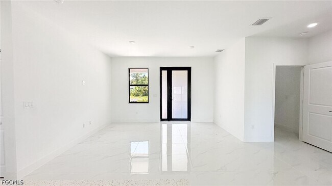 Building Photo - 723 Bering Ave S