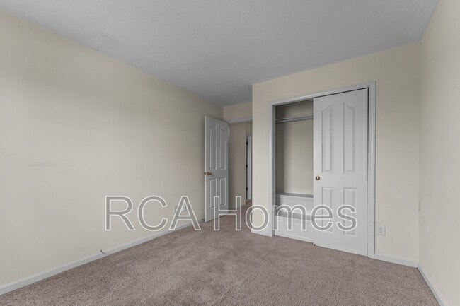 Building Photo - 45 Wisteria Way