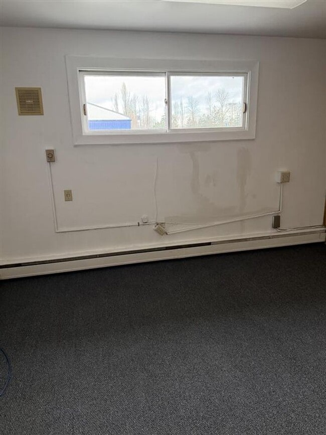 Building Photo - 1795 Main Street