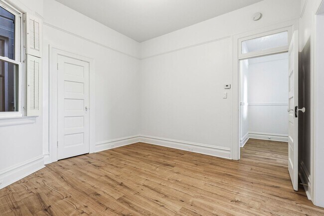 Building Photo - Magnolia Street 43-45