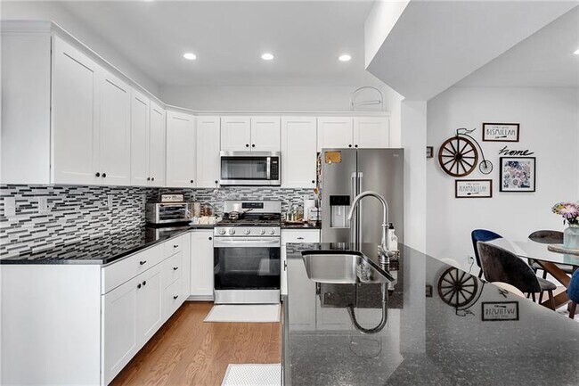 Building Photo - 243 Faulk Dr
