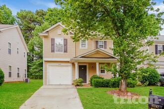 Building Photo - 10242 Hugue Way