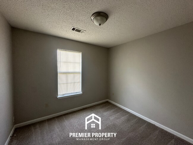 Building Photo - 3BR/2BA Cordova Rental with High Ceilings, Tile Kitchen Flooring & Fireplace