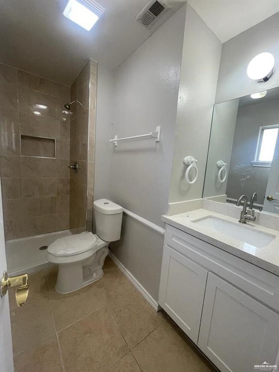 Building Photo - 14-25 1/2 N 25 1/2 St