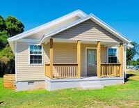 Building Photo - Newly Remodeled 3/1 Move In Ready Now!