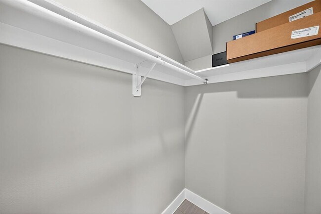 Building Photo - 935 La Posada Dr
