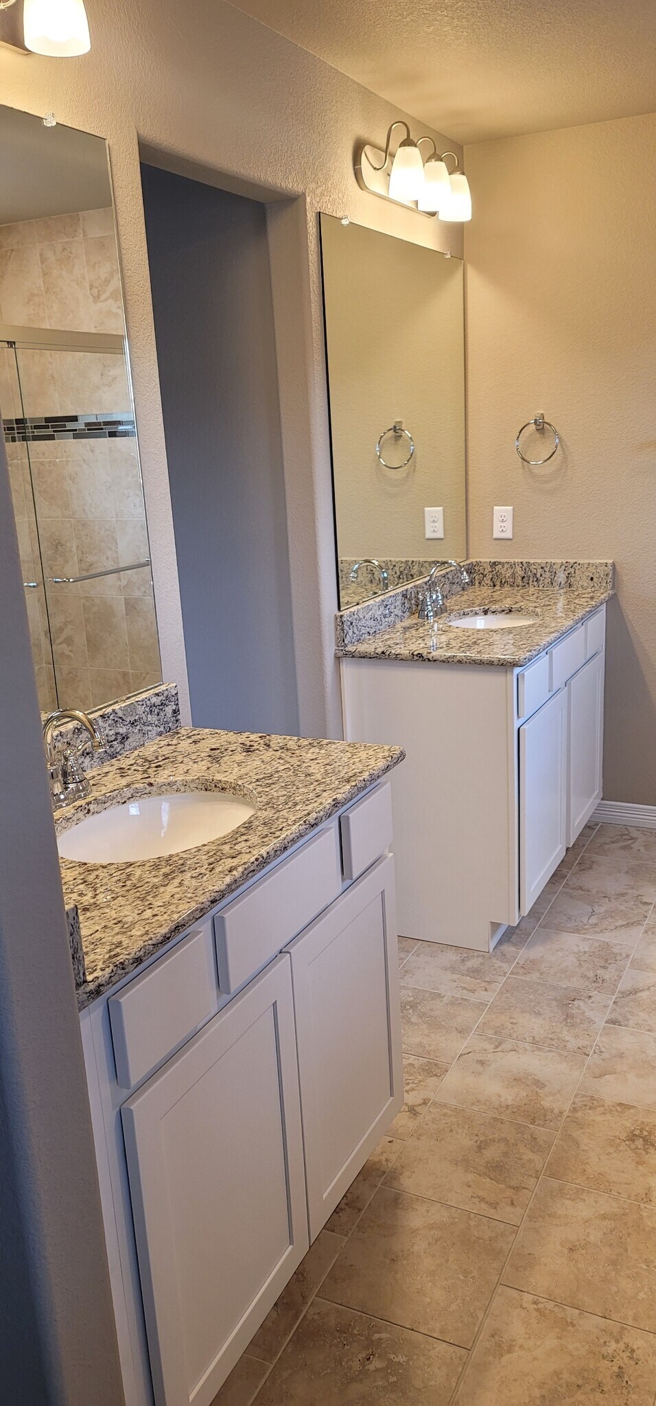 Building Photo - 3039 Upland Dr