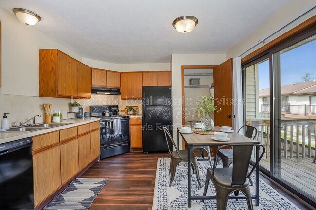 Building Photo - 2912 Locke Ave SW