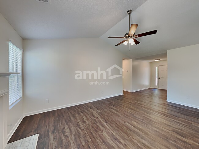Building Photo - 860 Amelia Grove Ln SE