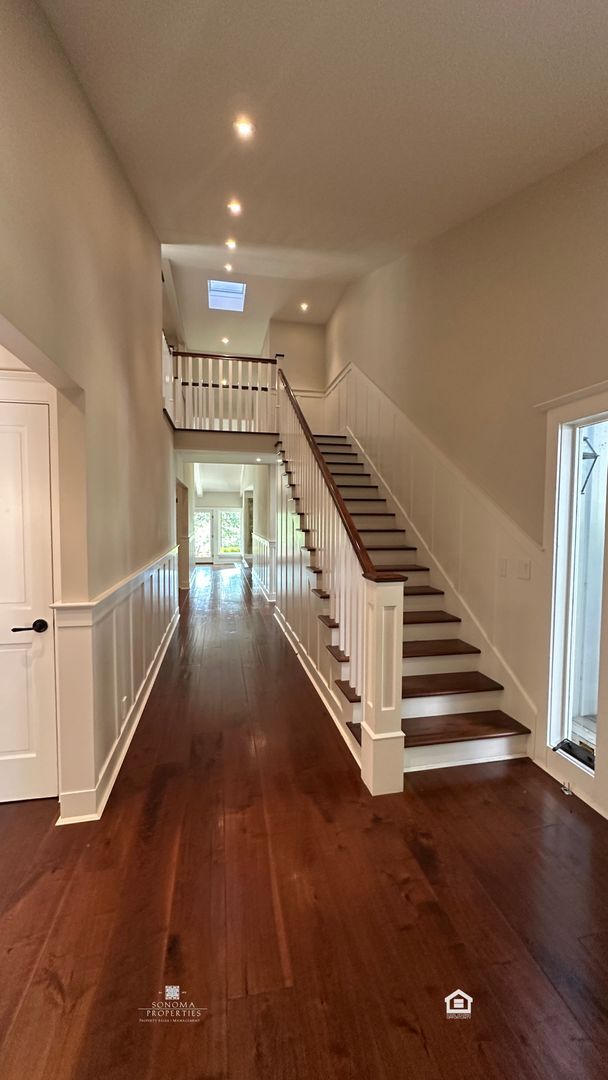 Building Photo - Stunning 3BD/2.5BA Home with Breathtaking ...