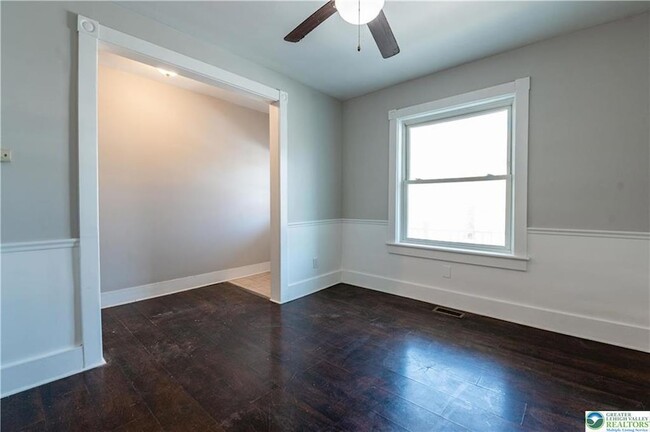 Building Photo - 1334 Lehigh St