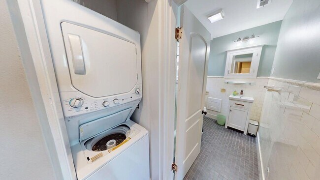 Building Photo - 2309 Thurman Ave