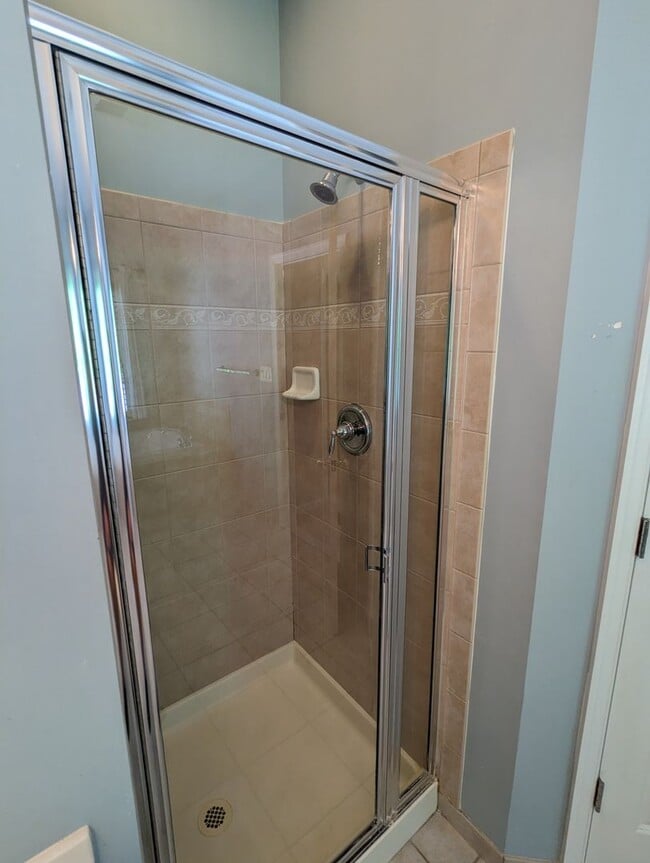 Building Photo - Impeccably maintained SFH in Clarksburg re...