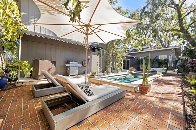 Building Photo - 3301 W Morrison Ave