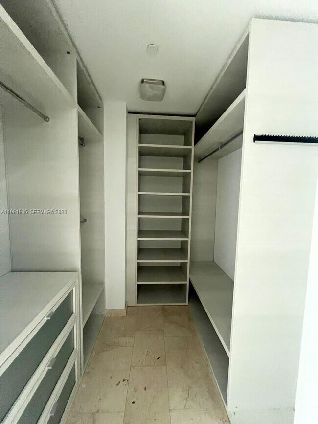 Building Photo - 68 SE 6th St