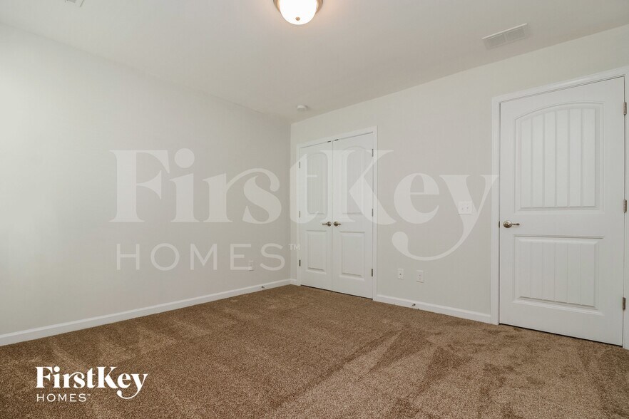 Building Photo - 421 Sanctuary Park Dr