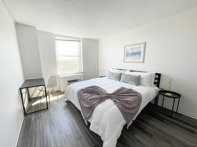 Building Photo - 2515 Burnet Ave