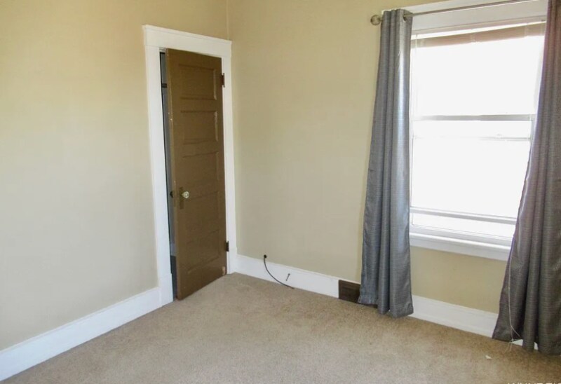 Building Photo - 818 Amherst St