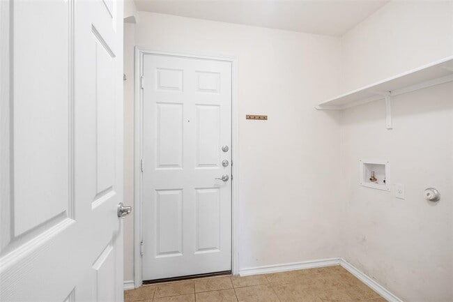 Building Photo - 8913 Winter Haven Rd