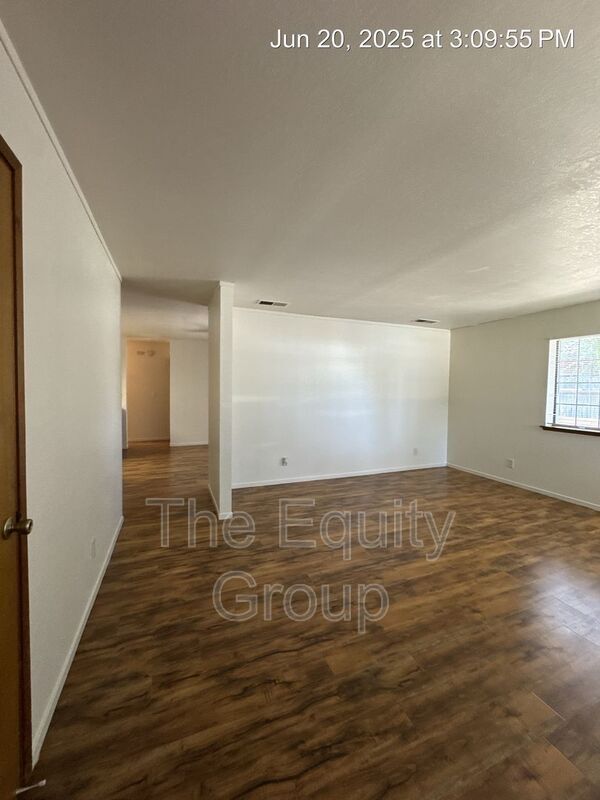 Building Photo - 4430 W Cypress Ave