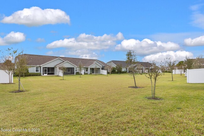 Building Photo - 7644 Loren Cove Dr