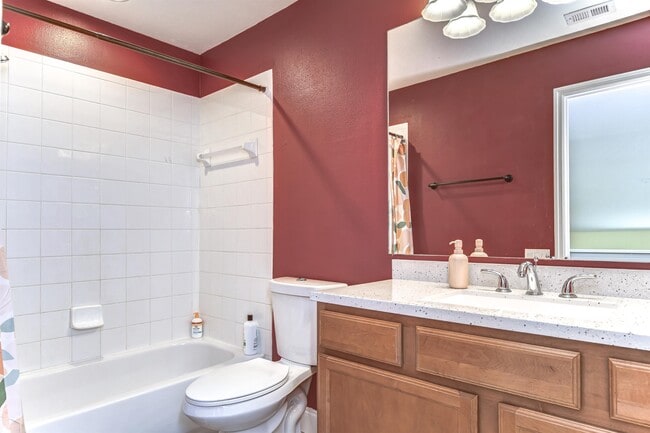 Building Photo - 3292 Covered Bridge Dr E